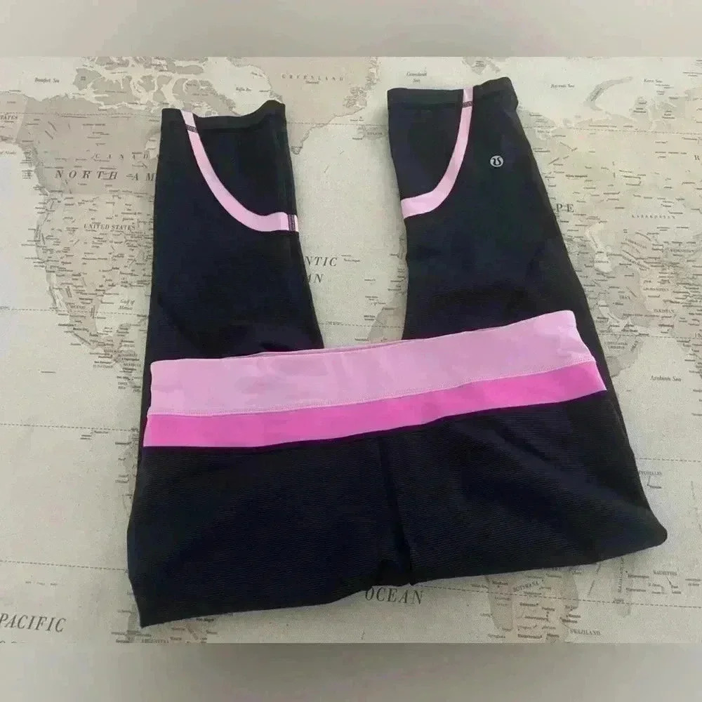 Lululemon Run: Inspire Crop II *ALLUX
Wee Stripe Black Vintage Pink Pow Pink Lt - Picture 2 of 16